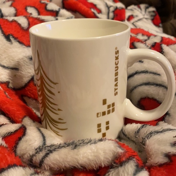 Starbucks seasonal Holiday Mug! - Picture 2 of 8